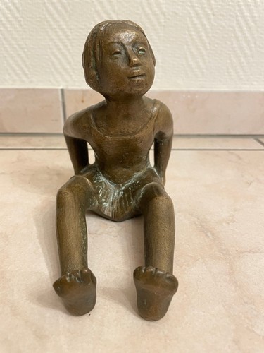 Bronze figur sitzender - sitzender, junge