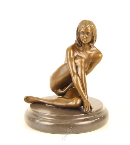 Bronzefigur sitzender