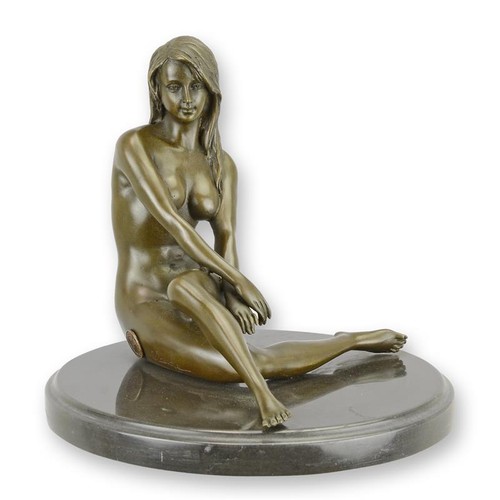 Bronzefigur sitzender