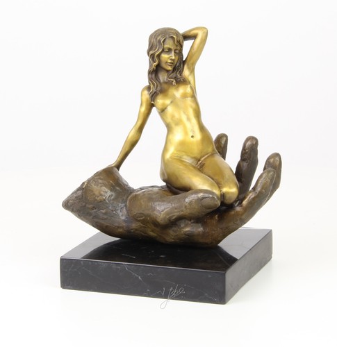 Bronzefigur frau einer - bronzefigur,