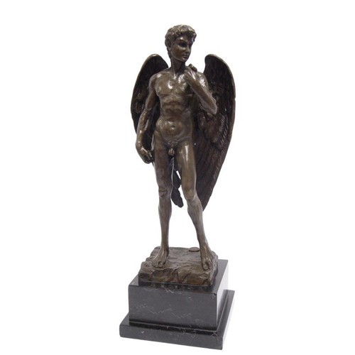 Bronzefigur geflügelter