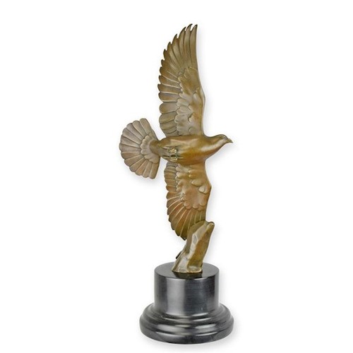 Eine bronzeskulptur einer - eine,