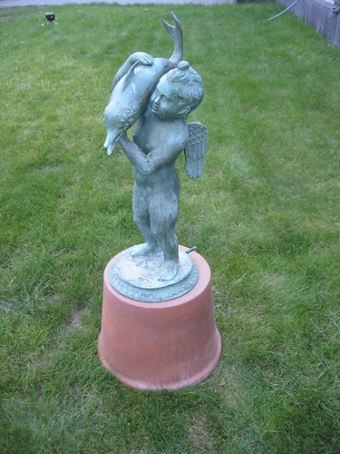 Nostalgischer wasserspeier aus - nostalgischer,