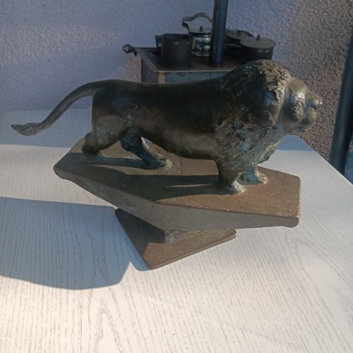 Bronzefigur museal löwe - museal,