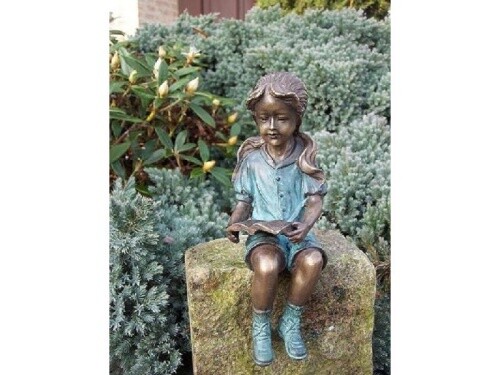 Bronzefigur sitzendes mädchen - bronzefigur,